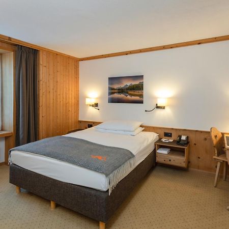 Edelweiss Swiss Quality Hotel Sils Maria Kamer foto