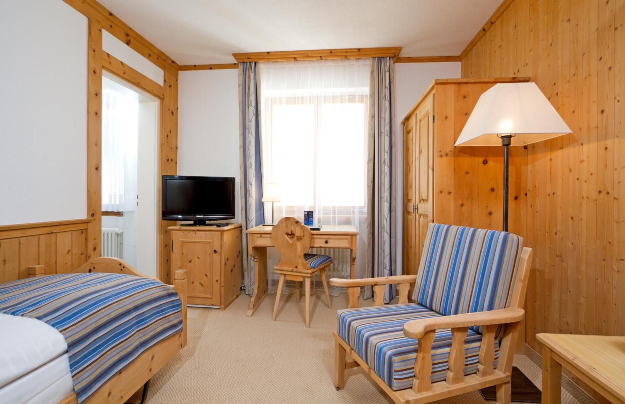Edelweiss Swiss Quality Hotel Sils Maria Kamer foto